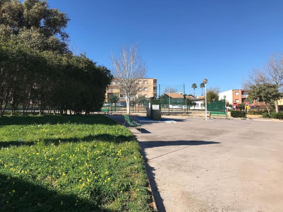 Apartamento En Los Nietos Con Piscina Comunitaria. Exterior foto
