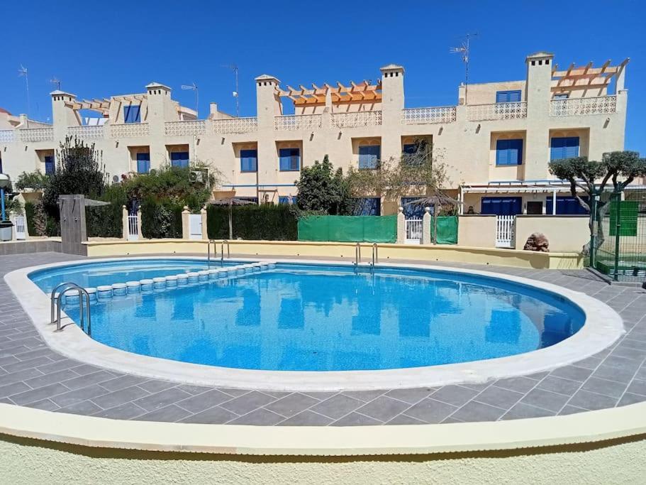 Apartamento En Los Nietos Con Piscina Comunitaria. Exterior foto